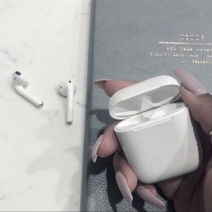 Apple AirPods